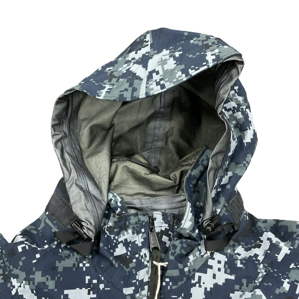 US Navy GORE-TEX Parka - LARGE-REG [JR302] – Pools Surplus Stores