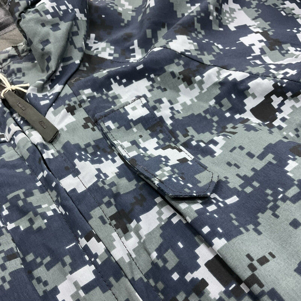 US Navy Blue Digital Camo GORE-TEX ECW Parka - MED-XSHORT [JR304]